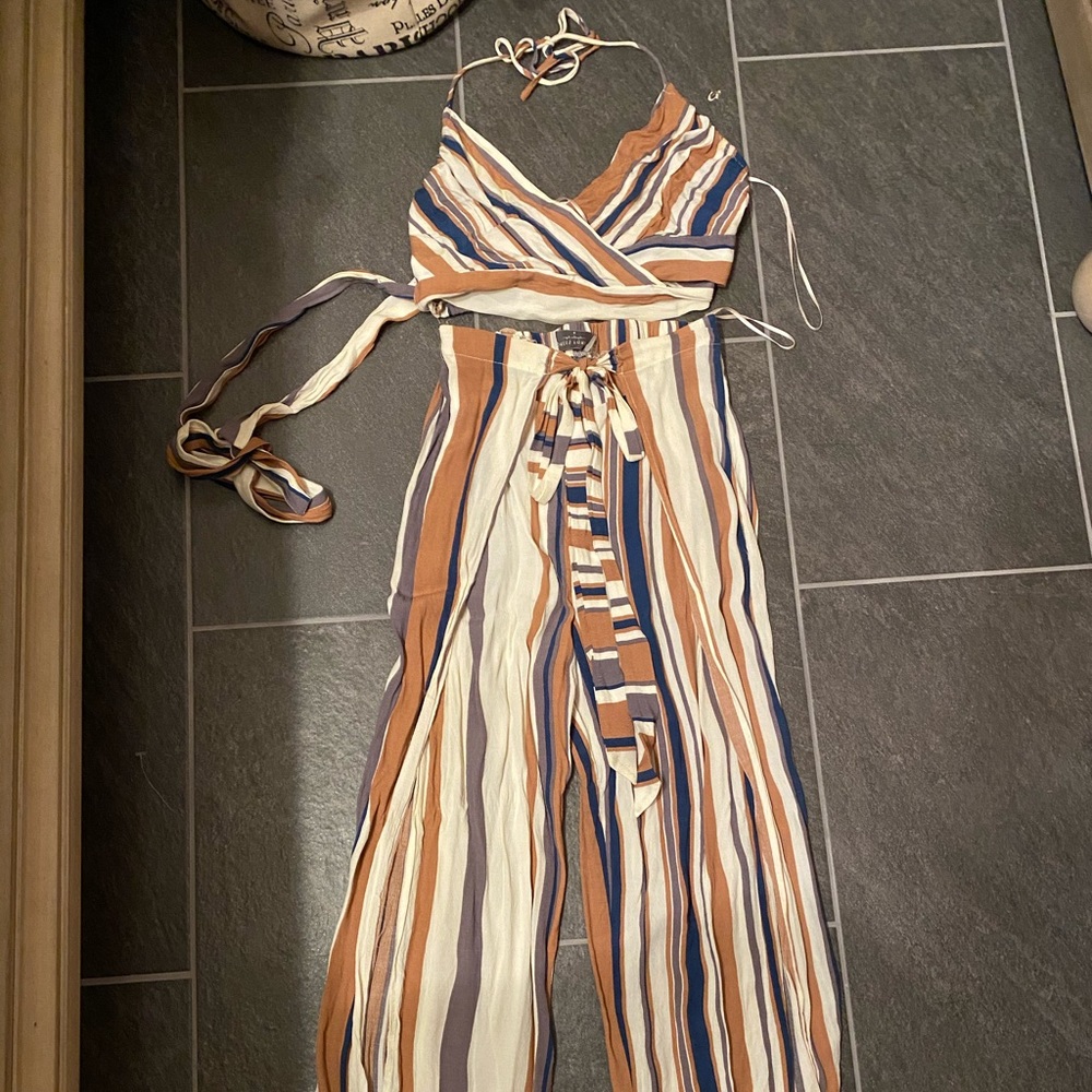 Matching Top And Bottom Set - image 1